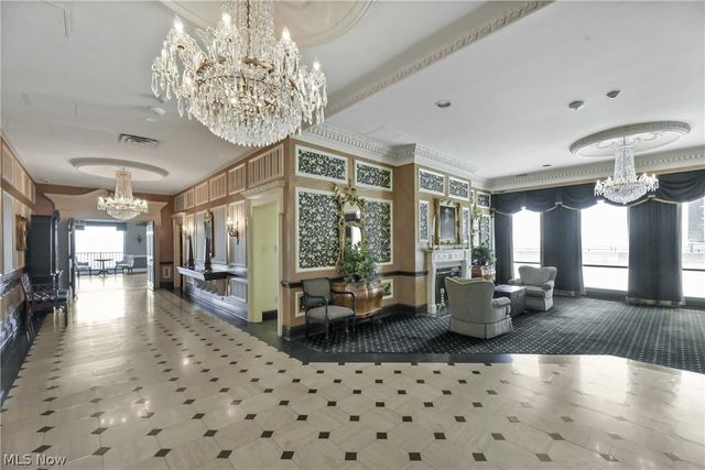 12500 Edgewater Drive 1206, Lakewood, OH 44107