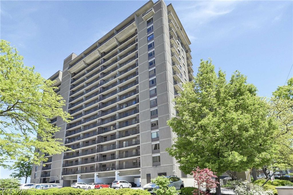 12500 Edgewater Drive 1206, Lakewood, OH 44107