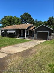 104 Highway 128, Heavener, OK 74937