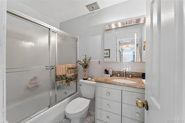 22 Curtis Lane, Yonkers, NY 10710