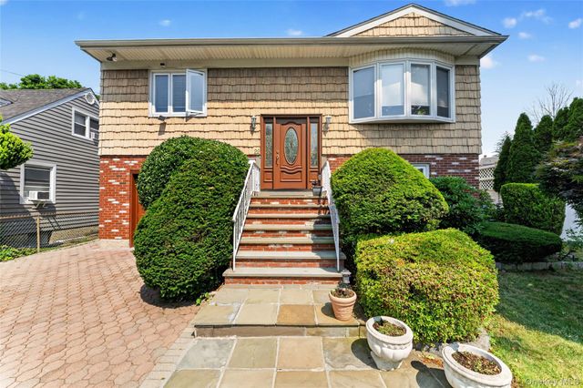 22 Curtis Lane, Yonkers, NY 10710