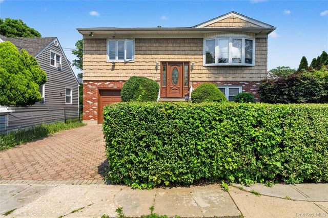 22 Curtis Lane, Yonkers, NY 10710