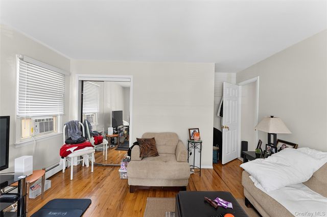 22 Curtis Lane, Yonkers, NY 10710