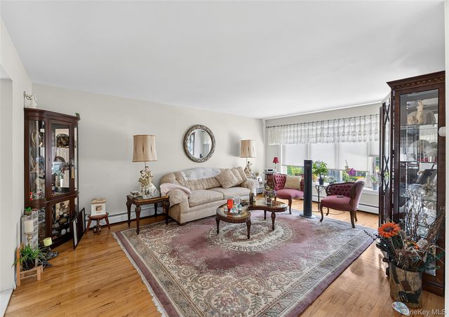22 Curtis Lane, Yonkers, NY 10710