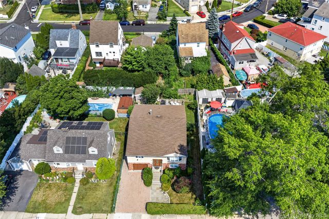 22 Curtis Lane, Yonkers, NY 10710