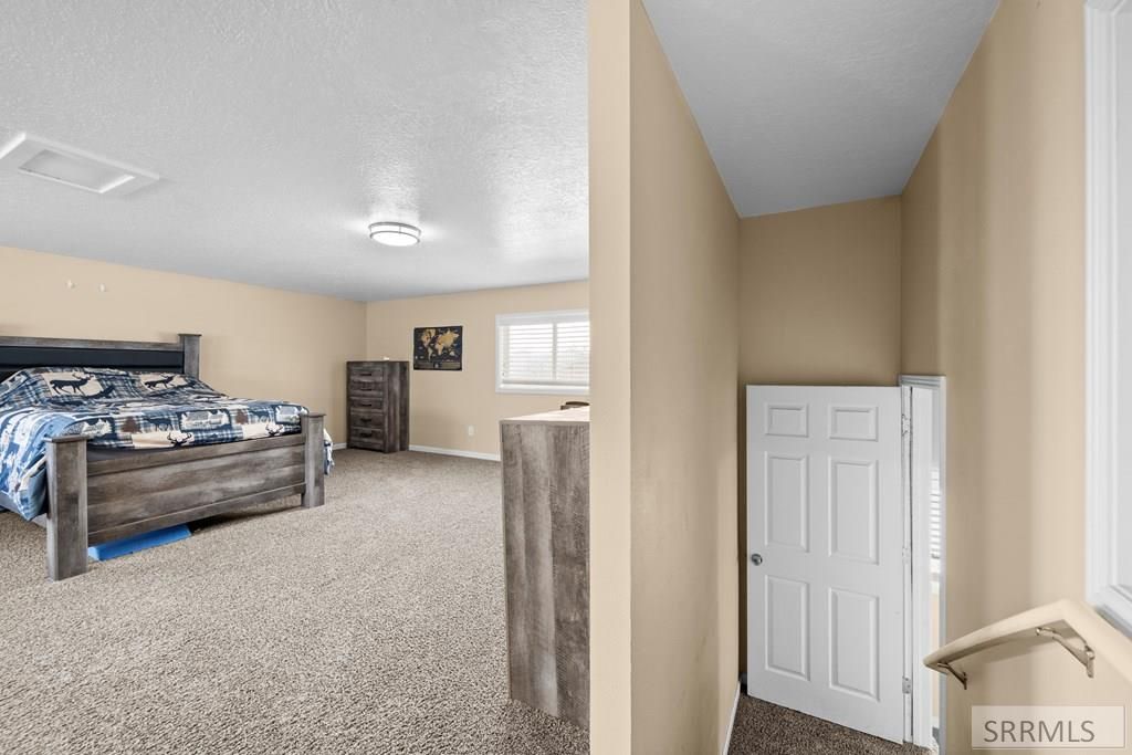 Image 14 of property listing at 11260 N 15th E, Idaho Falls, ID 83401