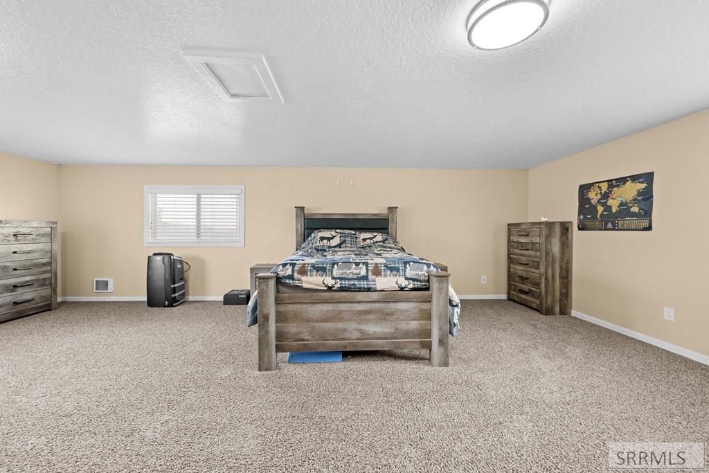 Image 15 of property listing at 11260 N 15th E, Idaho Falls, ID 83401