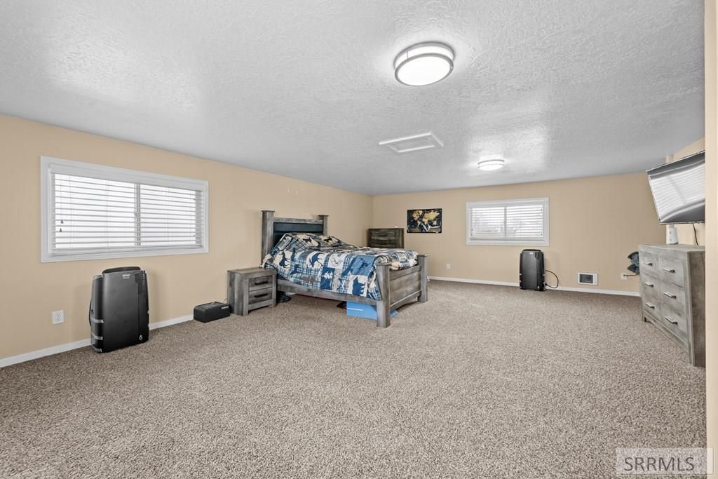 Image 16 of property listing at 11260 N 15th E, Idaho Falls, ID 83401