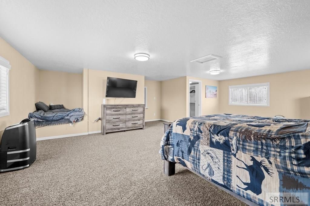 Image 17 of property listing at 11260 N 15th E, Idaho Falls, ID 83401