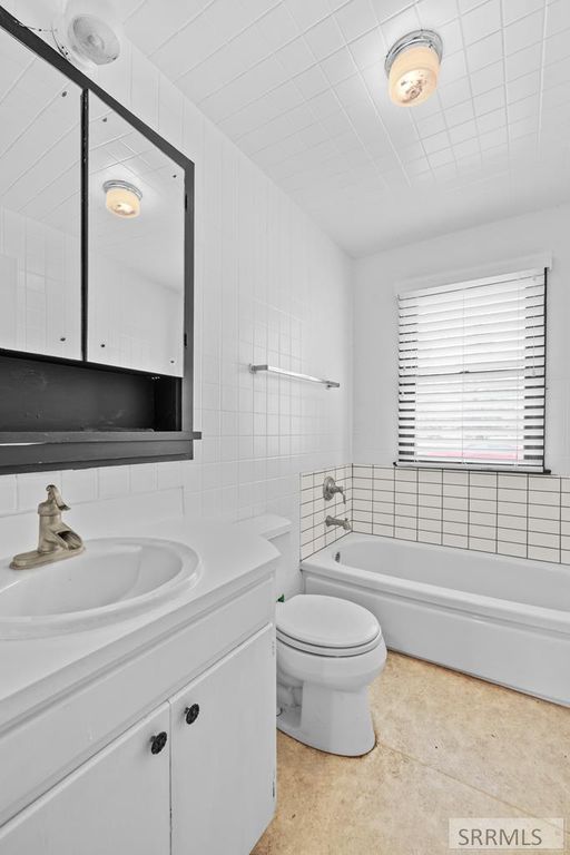 Image 21 of property listing at 11260 N 15th E, Idaho Falls, ID 83401