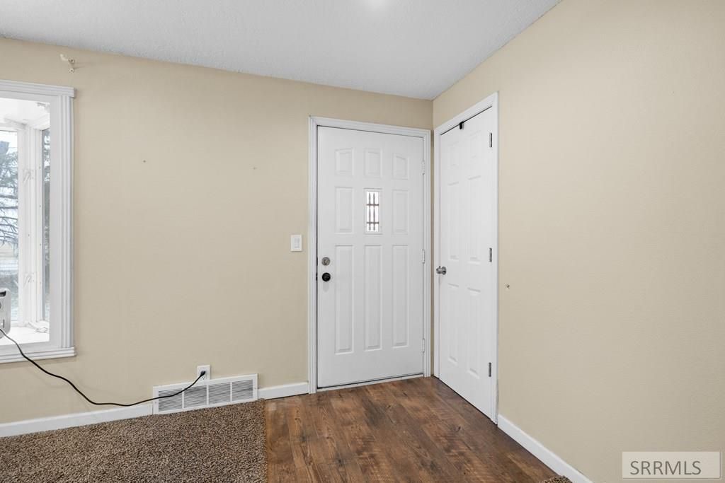 Image 3 of property listing at 11260 N 15th E, Idaho Falls, ID 83401