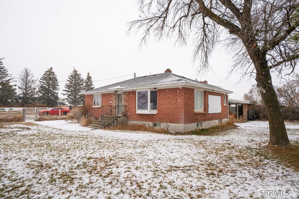 Image 40 of property listing at 11260 N 15th E, Idaho Falls, ID 83401
