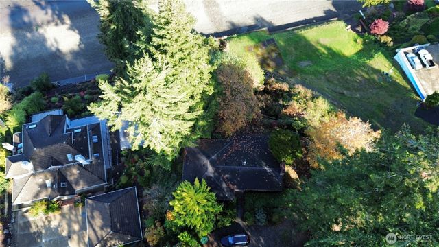 8038 61st Avenue NE, Olympia, WA 98516