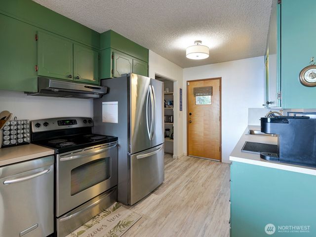 8038 61st Avenue NE, Olympia, WA 98516
