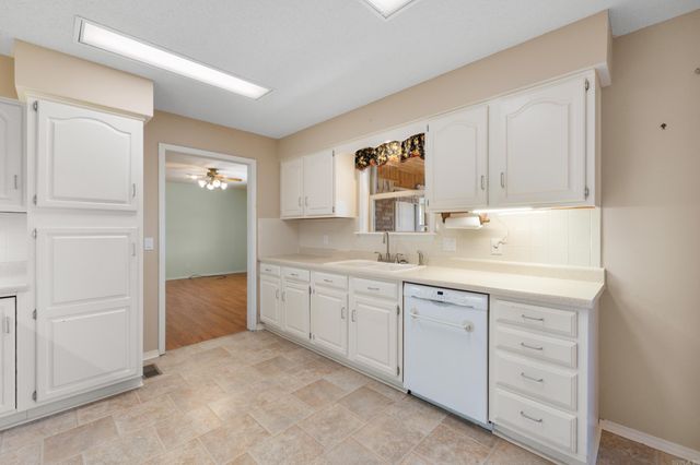 1515 Pine Tree Lane, Mountain Home, AR 72653