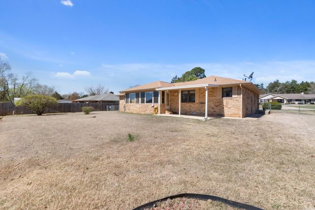 1515 Pine Tree Lane, Mountain Home, AR 72653