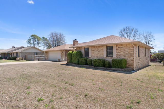 1515 Pine Tree Lane, Mountain Home, AR 72653