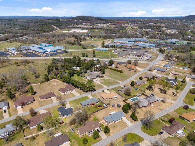 1515 Pine Tree Lane, Mountain Home, AR 72653