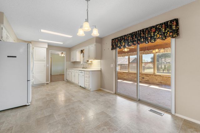 1515 Pine Tree Lane, Mountain Home, AR 72653