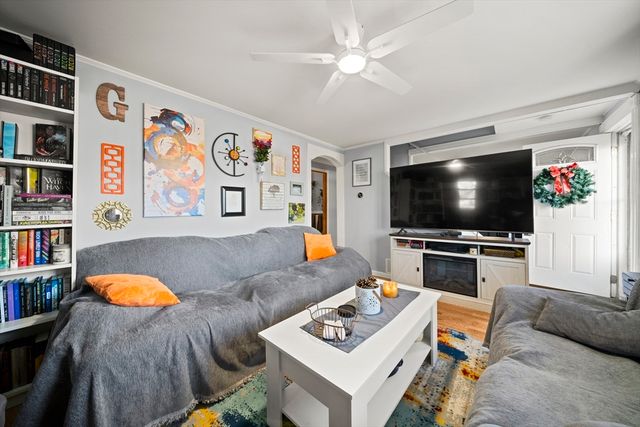 103 Lauzier Ter, Chicopee, MA 01020