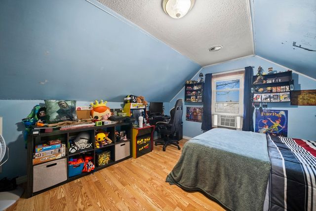 103 Lauzier Ter, Chicopee, MA 01020