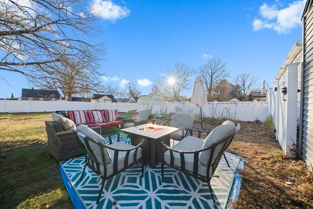 103 Lauzier Ter, Chicopee, MA 01020