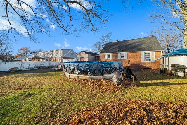 103 Lauzier Ter, Chicopee, MA 01020