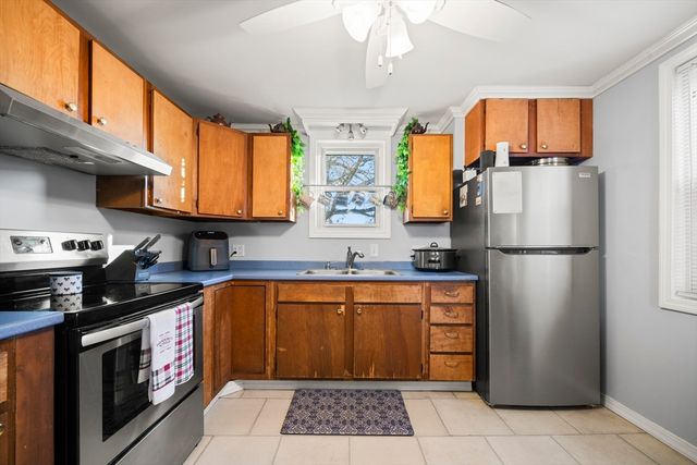 103 Lauzier Ter, Chicopee, MA 01020