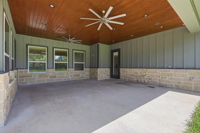 16075 Singletree Drive, Stagecoach, TX 77355
