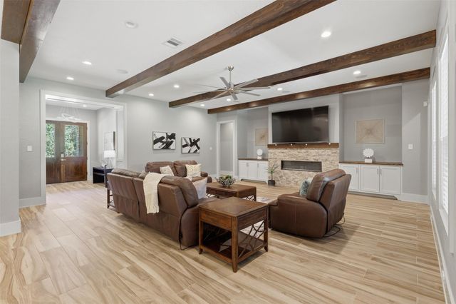 16075 Singletree Drive, Stagecoach, TX 77355