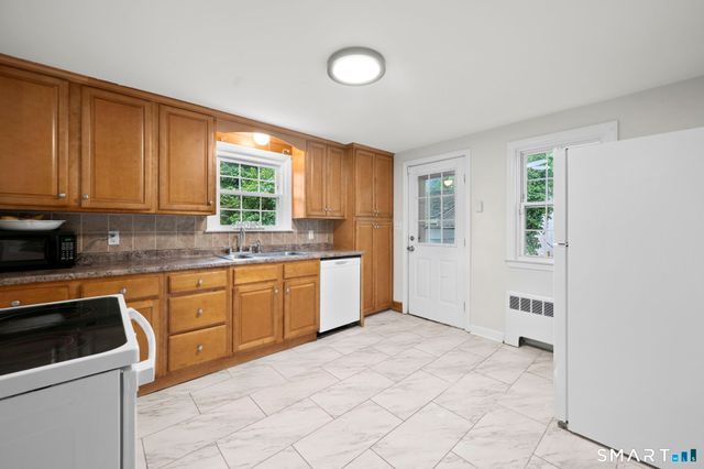 65 Old Windsor Road, Bloomfield, CT 06002