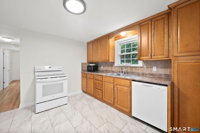 65 Old Windsor Road, Bloomfield, CT 06002