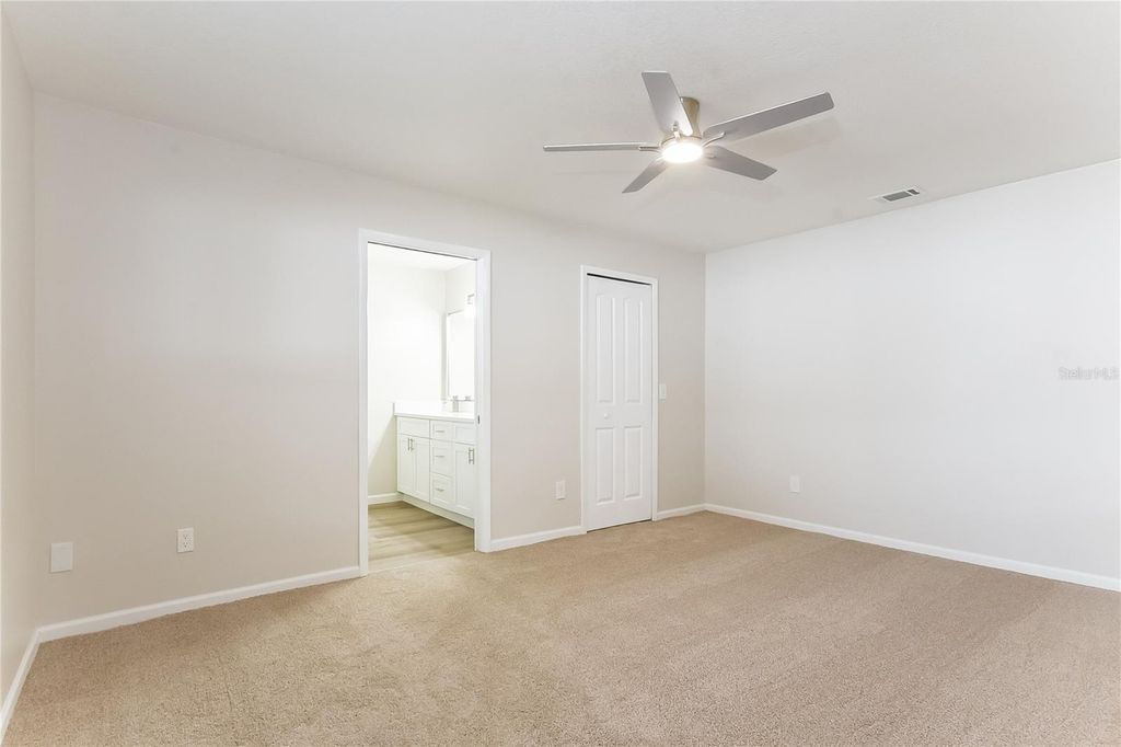 Image 7 of property listing at 2912 TALLADEGA DRIVE, Orlando, FL 32826