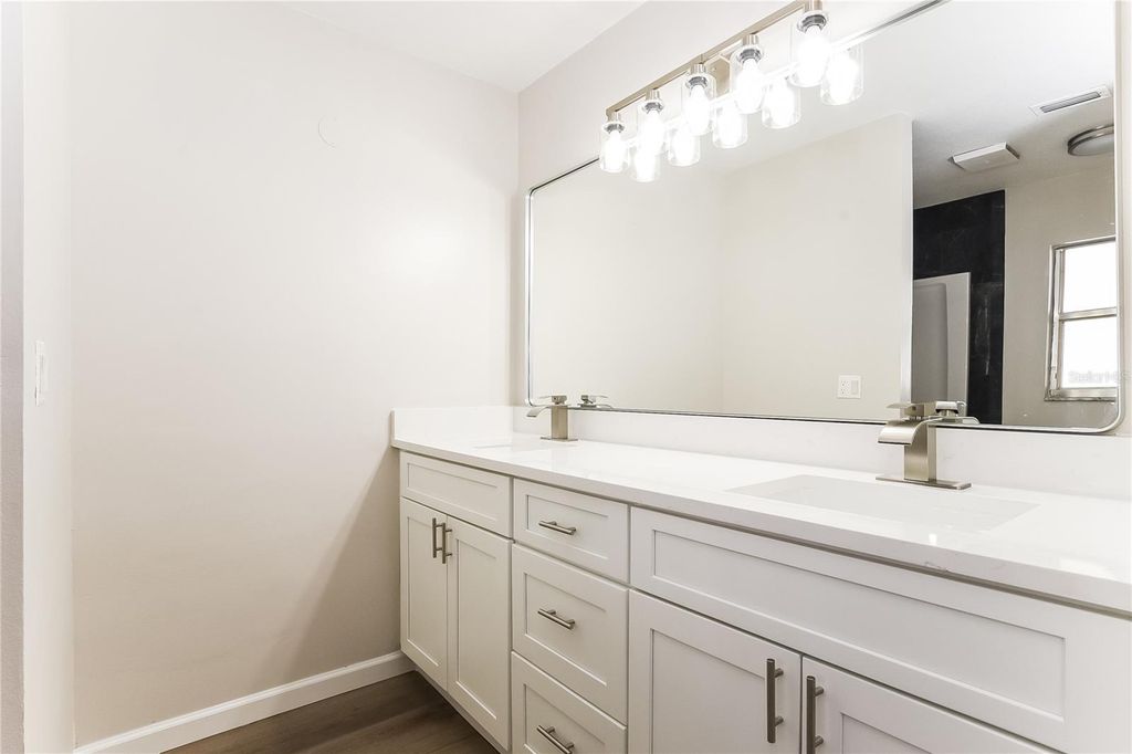 Image 9 of property listing at 2912 TALLADEGA DRIVE, Orlando, FL 32826