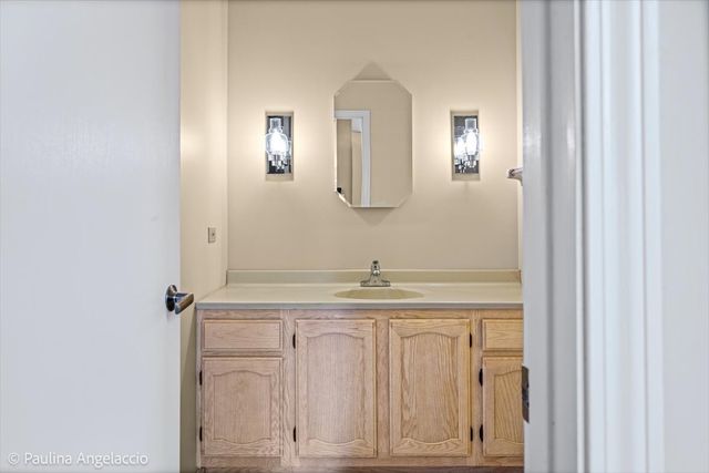 760 N Walden Drive, Palatine, IL 60067