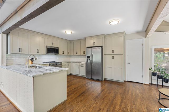 1421 INDIAN CREST DRIVE, Indian Springs Village, AL 35124