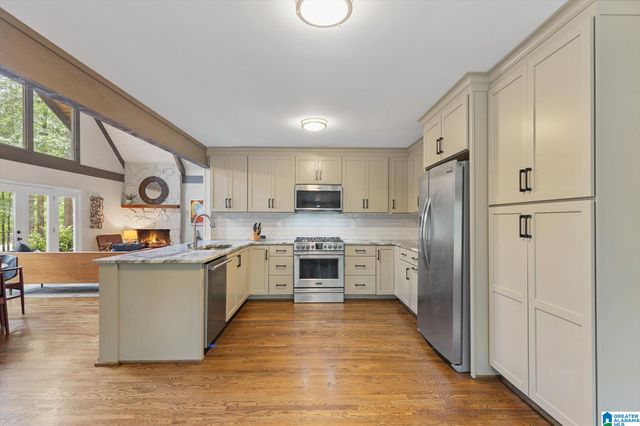 1421 INDIAN CREST DRIVE, Indian Springs Village, AL 35124