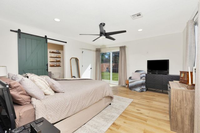 2409 W Dallas St, Wichita, KS 67217