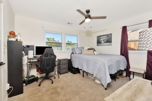 2409 W Dallas St, Wichita, KS 67217