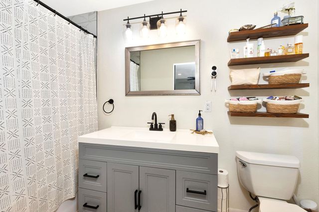 2409 W Dallas St, Wichita, KS 67217