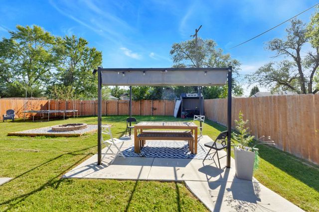 2409 W Dallas St, Wichita, KS 67217