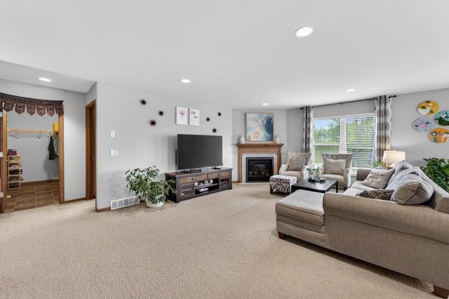 9 Rustling Birch Court, Verona, WI 53593