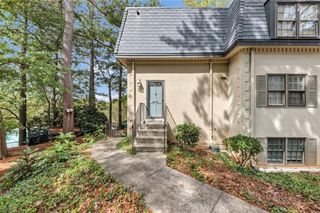 27 Chaumont NW Square, Atlanta, GA 30327