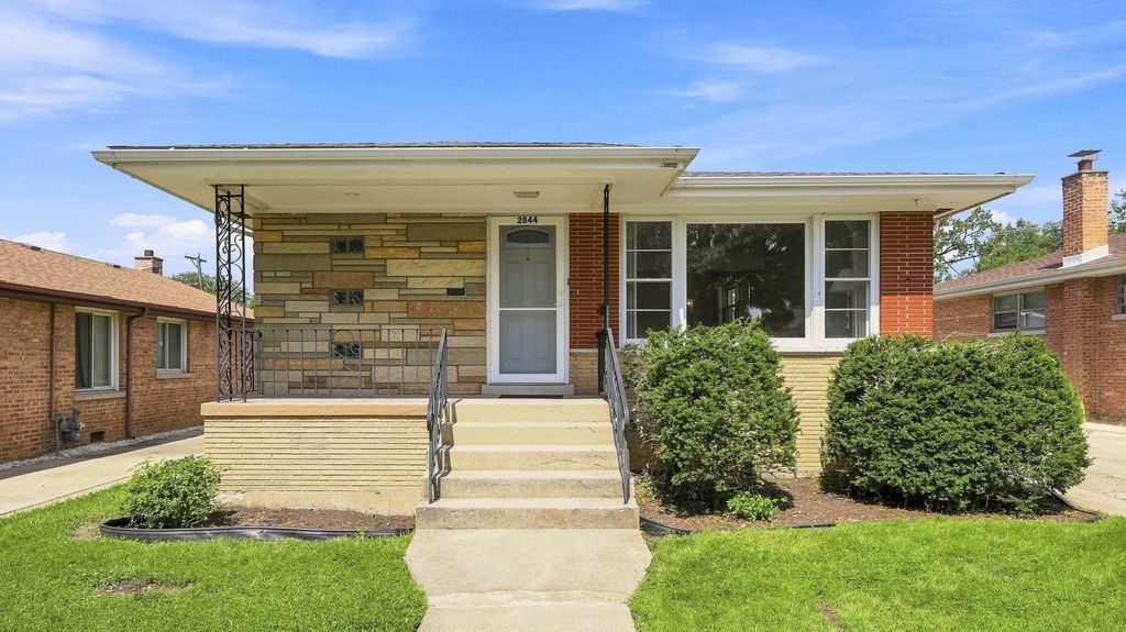 2844 W 99th Street, Evergreen Park, IL 60805