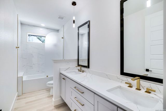 486 James, Castroville, TX 78009