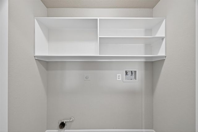 7926 Sundance Court, Baytown, TX 77521