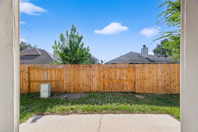 7926 Sundance Court, Baytown, TX 77521