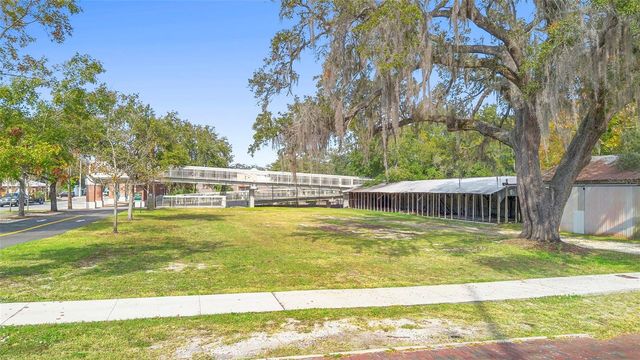 215 E 5TH STREET, Apopka, FL 32703