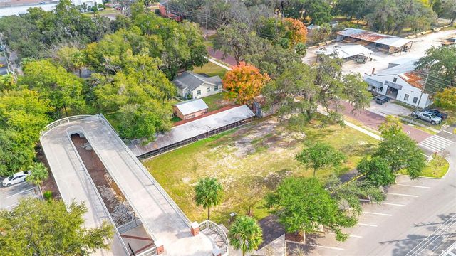 215 E 5TH STREET, Apopka, FL 32703