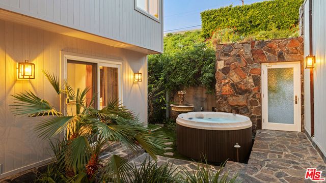 27078 Malibu Cove Colony Drive, Malibu, CA 90265